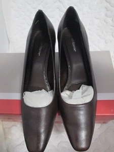 Croft & Barrow Womens Leather Polish Size 6.5 M  Brown Slip on heels Nice cond. - Picture 1 of 4