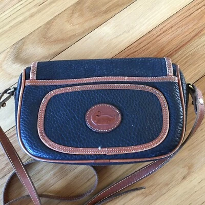 Antiga Bolsa Dooney Bourke AWL 10" Couro All Weather Pebbled EUA Pato Preto - Imagem 1 de 4