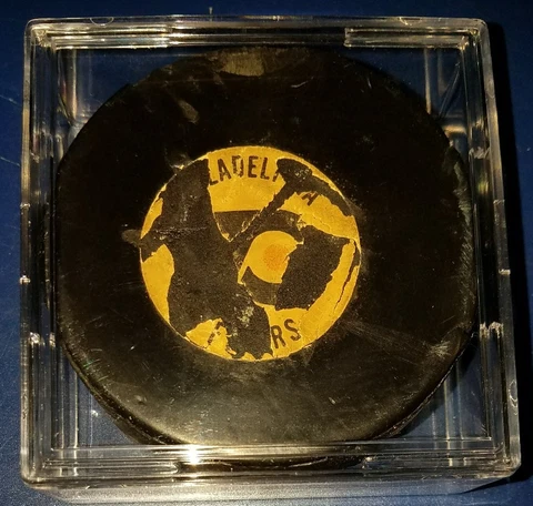 1968-69 NHL Official Game Puck PHILA FLYERS Converse Rubber Crest CCM Art Ross Cover
