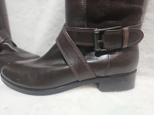 🤎COLE HAAN DARK BROWN LEATHER RIDING BOOTS W/BUCKLES NWOB Sz 9B - Picture 1 of 11
