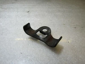 Mercedes S Class W220 S320CDi OM648 engine air con pump pipe clip - Picture 1 of 3