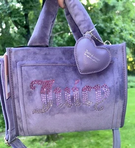 NEU! Neu mit Etikett Juicy Couture Velours Big Spender Mini Beuteltasche Tasche in Dusty Violet - Bild 1 von 8