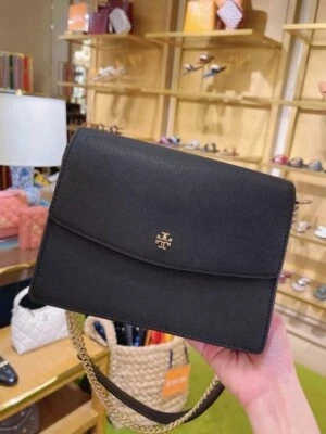 Bolsa de ombro nova com etiquetas 61450 Tory Burch EMERSON envelope ajustável preta $398 - Imagem 1 de 4