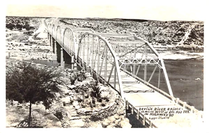 #H3784    near DEL RIO,  TX.  REAL PHOTO     POSTCARD,  DEVIL'S RIVER BRIDGE - Picture 1 of 2