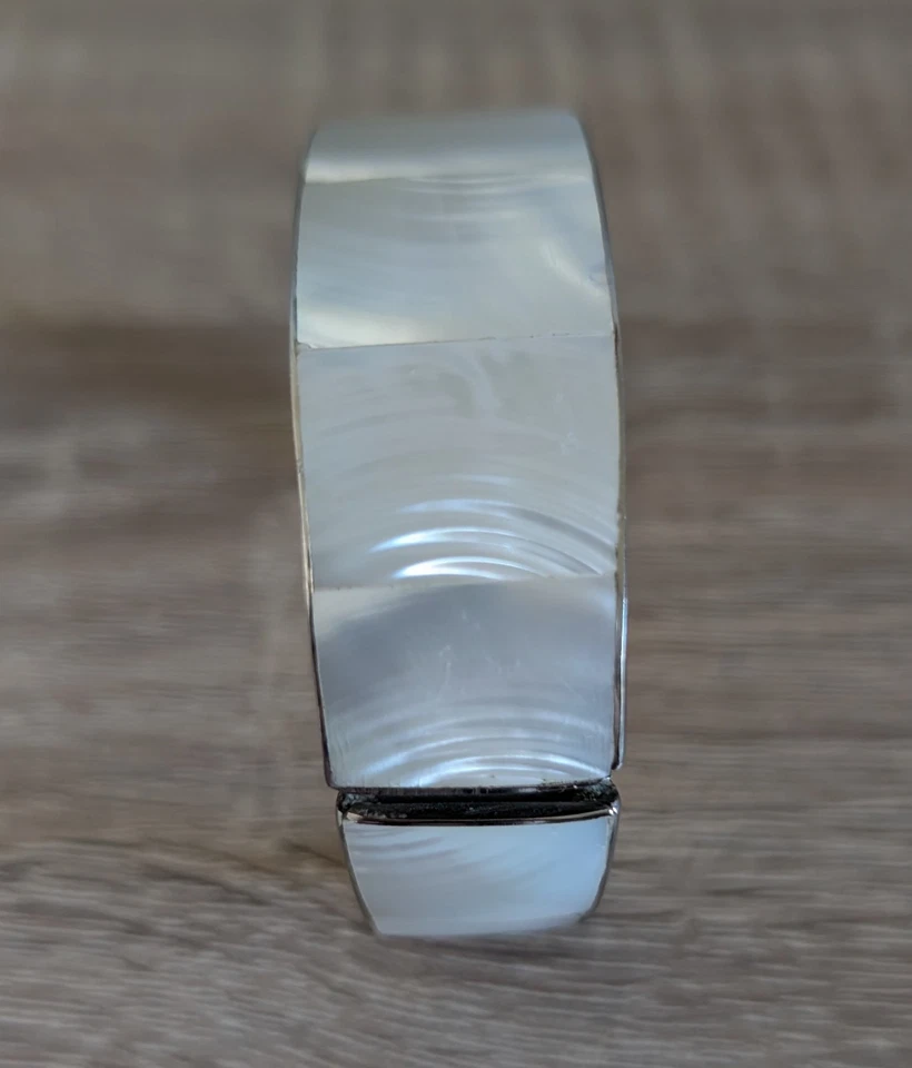 Brazalete Brazalete Moda Madreperla Iridiscente Tono Plata Foto 1 de 4