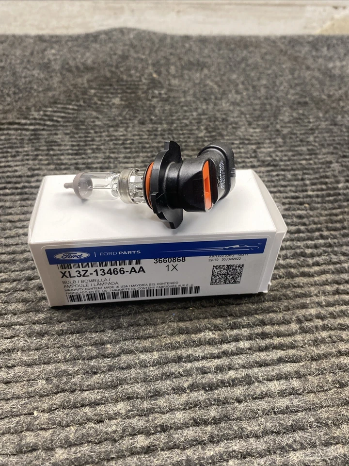 Faro antiniebla Ford OEM XL3Z-13466-AA Foto 1 de 4