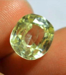 10.70 cts Natural Emerald-cut Gorgeous Canary-Yellow VVS1 Sapphire (Sri Lanka) - Picture 1 of 4