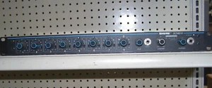 Shure SCM810 8-Kanal Automatik Mixer Mikrofon Mischgestell Halterung - Bild 1 von 2