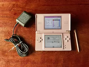 Nintendo DS Lite Coral Pink System Handheld Console w/ Wall Charger + Game - Bild 1 von 9