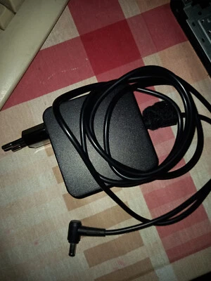 Alimentatore originale Asus  CZY65B19003420 - Immagine 1 di 2