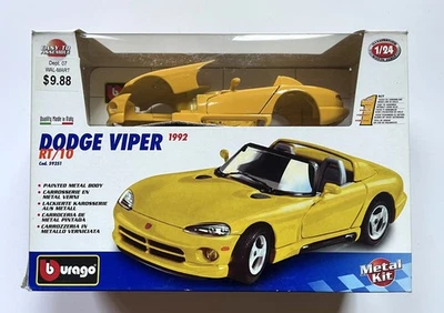 NUEVO KIT DE METAL FUNDIDO A PRESIÓN AMARILLO BURAGO DODGE VIPER RT/10 ESCALA 1/24 Hecho en Italia Foto 1 de 4