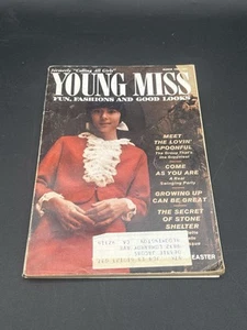 vintage Young Miss Magazine March 1967 The Lovin Spoonful Fashion - Picture 1 of 7