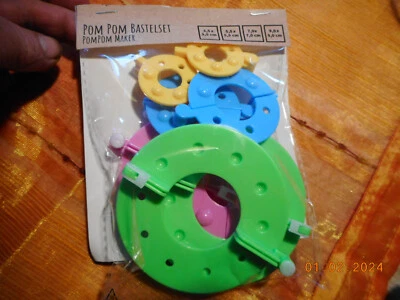 4 Größe Pompon Maker Bommel Gerät Pom-pom Donuts DIY Tool Bommelmacher Set - Bild 1 von 4