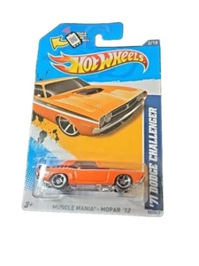 Hot Wheels 82/247 '71 Dodge Challenger~Muscle Mania~Mopar '12 Stamp 0582N1✨️✨️ - Picture 1 of 13