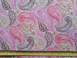 Remnant DECO PAISLEY Liberty of London Tana Lawn Cotton Approx 134 x 15 cm - Picture 1 of 3