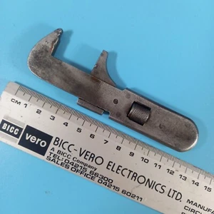 Herramienta antigua: llave Mossberg, Attleboro, Massachusetts.  Pat. 1895. 13 cm de largo. - Imagen 1 de 5