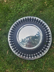 One genuine 1960 Dodge Polara 14 inch hubcap wheel cover - Picture 1 of 2