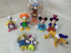 Mickey & Friends COMPLETE Pre-Owned (8) Vtg Epcot 1993 Disney World PVC Figures - Picture 1 of 10