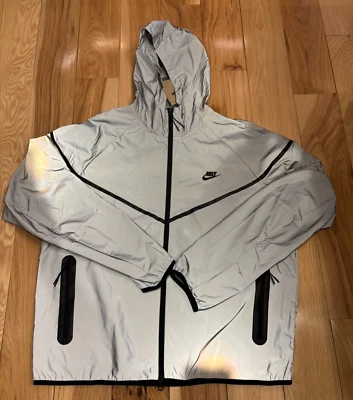 Nike Tech Woven Flash Jacket Reflect Silver Black FZ7585 035 Men's MEDIUM - Image 1 of 4