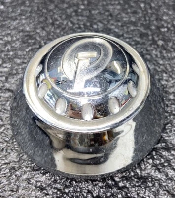 Tapacubos central de rueda "Q" Quantum Tech cromo Quantum Tek 2,75" diámetro QT2 Foto 1 de 4