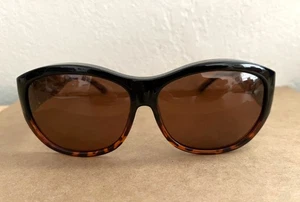 NEU Foster Grant Sonnenschutz polarisiert 60 mm passt über Sonnenbrille FO-023 - Bild 1 von 4