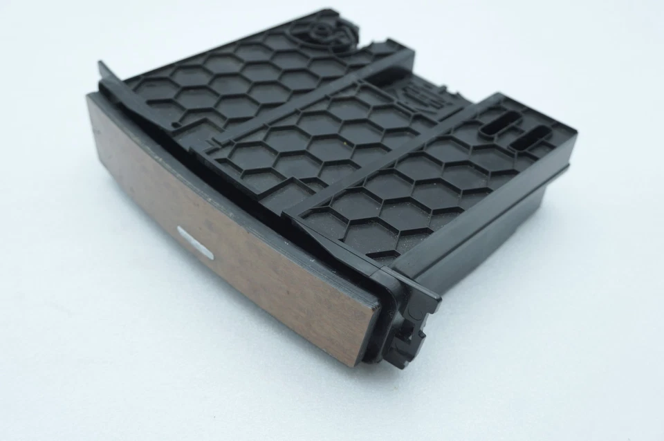 06-12 Mercedes GL320 X164 OEM Consola central Bandeja Compartimento de almacenamiento 5108 Foto 1 de 4