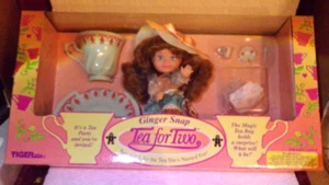 LOOK TIGER ELECTRONICS GINGER SNAP TEA PER DUE FESTE BAMBOLA NUOVO CON SCATOLA - Foto 1 di 3