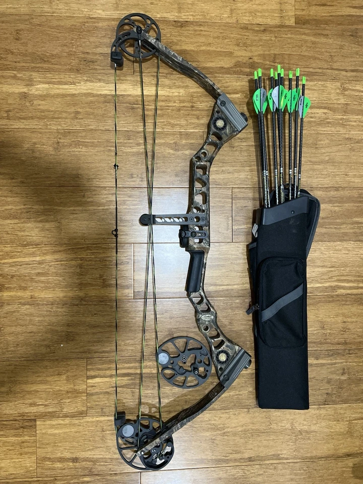 Mathews LX Solo Cam Compound Bow RH 29” Draw 70lb w/ Accessories – Ready to Hunt - Image 1 of 4