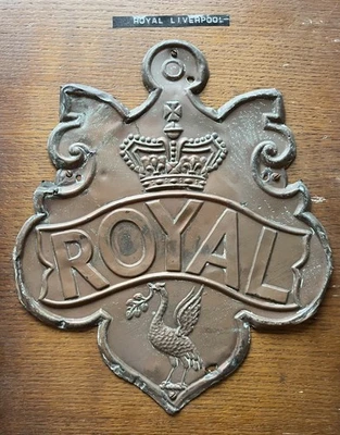 Antique Royal Insurance Liverpool Copper Firemark Insurance - Oak Mounting - Image 1 of 4