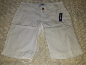 Old Navy white chino Bermuda shorts 10" Inseam womens size 2 New NWT - Picture 1 of 7