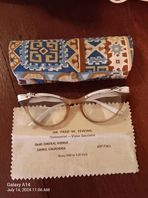 Estuche de vidrio vintage original para ojos de gato piedras de enjuague paño limpio 50' 60' 70' Foto 1 de 4