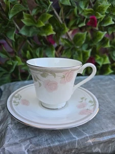 Taza de té y platillo vintage Royal Doulton Twilight Rose 31/2xH3" - Imagen 1 de 10