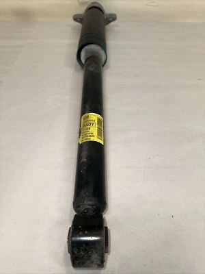 2011 - 2015 Chevy Volt Rear Shock Absorber 22825519 OEM - Imagem 1 de 4