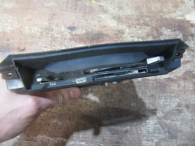 Dodge W100 1976 camioneta Power Wagon interior calefacción palanca control unidad interruptor  Foto 1 de 4