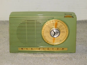 Vintage RCA Victor Transistor Six AM Radio Model 9-BT-9H Impac - Picture 1 of 18