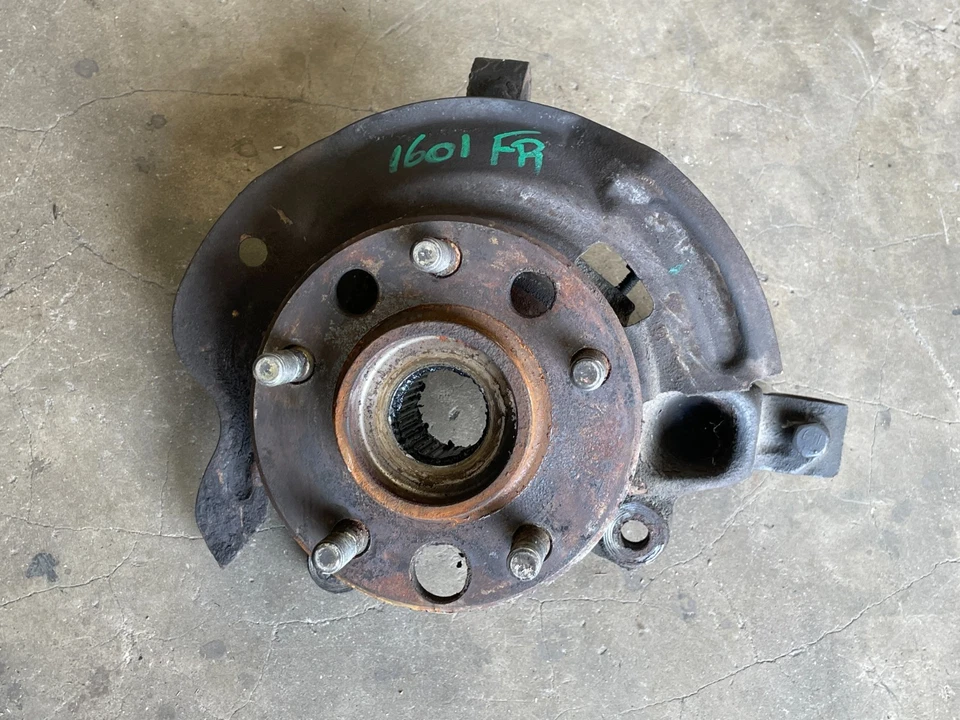 1987-1993 Cadillac Allante Front Right Pass Spindle Knuckle Hub FWD 1601 OEM - Image 1 of 4