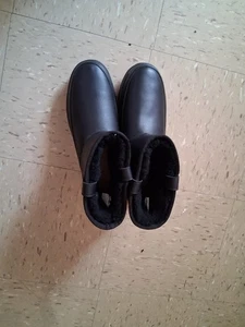 UGG Damenstiefel schwarz Leder Größe 11, seitliche Knöpfe, Lammfellfutter - Bild 1 von 5