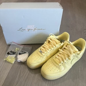 Nike NOCTA x Air Force 1 Low Certified Lover Boy - Tinte Citron para hombre 9 - Imagen 1 de 10