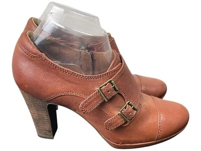 Clarks Artisan Leather Ankle Bootie Sz 8 Brown Block Heel Steampunk Victorian - Image 1 of 4