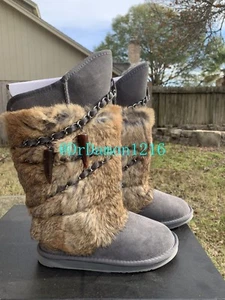 Neu im Karton Australia Luxe Collective Atilla Stiefel echtes Kaninchenfell/Schaffell 430 $ - Bild 1 von 9