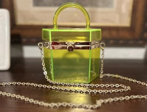VTG LUCITE Neon Green HexagonBOX PURSE Lucite Handle Heavy Chain Strap - Picture 1 of 10