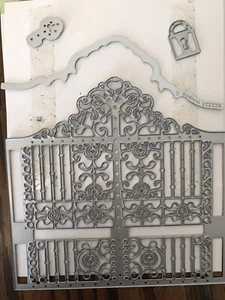 Stampin’ Up! “DETAILED GATE” Thinlits Halloween Graveyard Gate (144669) - Picture 1 of 5
