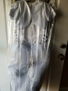 Vestido de primera comunion con la virgen de Guadalupe color blanco  - Picture 1 of 7
