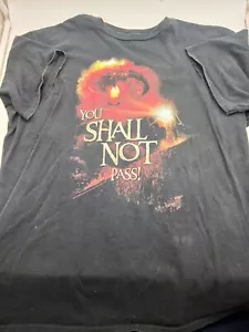 Middle Earth Ent. Lord of the Rings You Shall Not Pass Gandalf Size Large Shirt - Picture 1 of 6