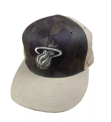 Gorra ajustada Reebok NBA Hardwood Classics camuflaje Miami Heat talla: 7 3/8 NBA Foto 1 de 4