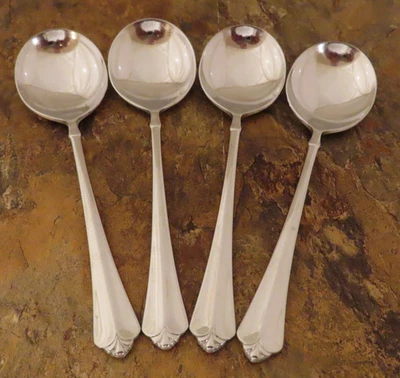 Oneida Juilliard Cube Set 4 Bouillon 6 in Soup Spoons Stainless Flatware Lot P - Image 1 of 4