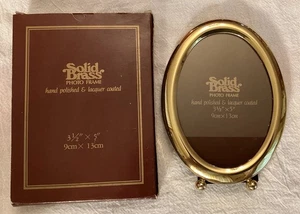 Vintage Solid Brass 3 1/2” by 5” Oval Picture Frame Footed Made in Korea - Picture 1 of 3