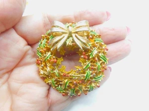 1950's-1960's Elegant Layered Enamel Holly Leaf Christmas Wreath Brooch Vintage - Picture 1 of 4