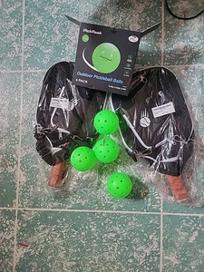 PICKLEBALL SET 2-Paddles/Rackets W/ Cover & Accessory Bag 4 Pack Pickle Balls - Picture 1 of 9