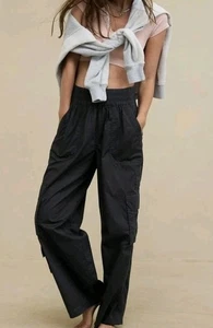 Aerie einfachste Cargohose Gr. XS schwarz weites Bein Überziehtaschen elastisch Grunge gebraucht, in einwandfreiem Zustand - Bild 1 von 12